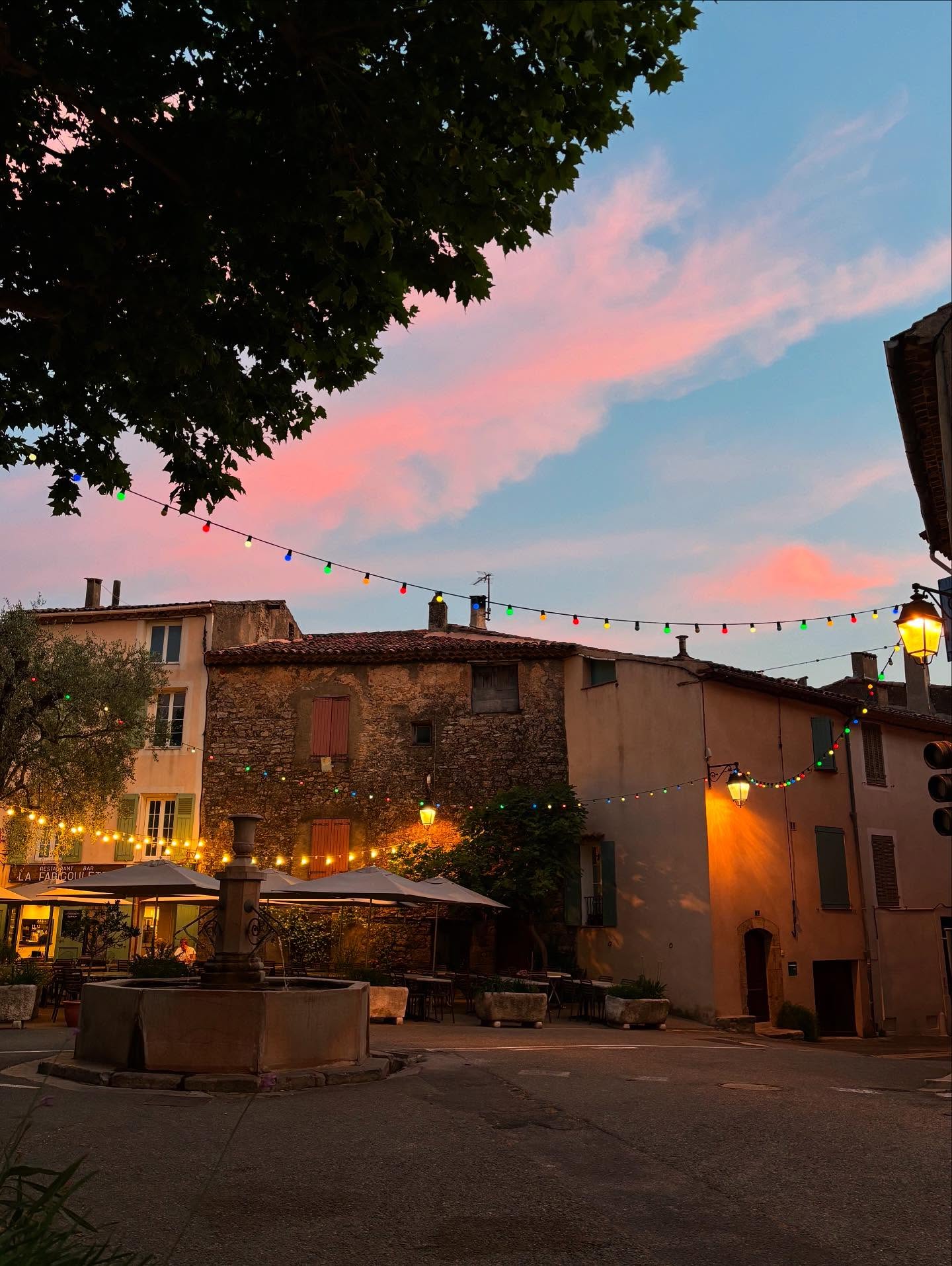 Tourtour au coucher du soleil, village perché du Var