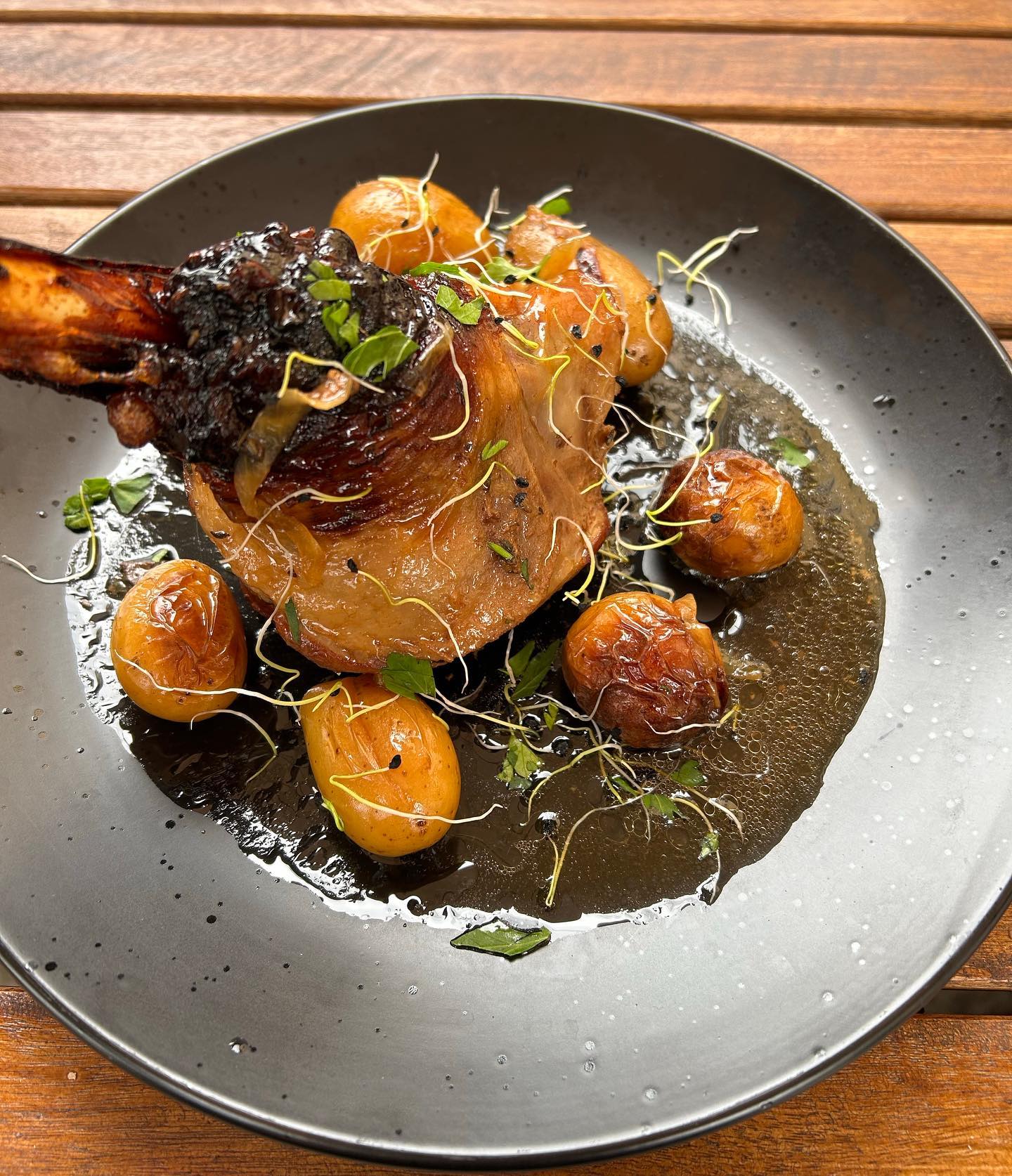 Plat de viande du jour au Relais Saint Denis, Tourtour